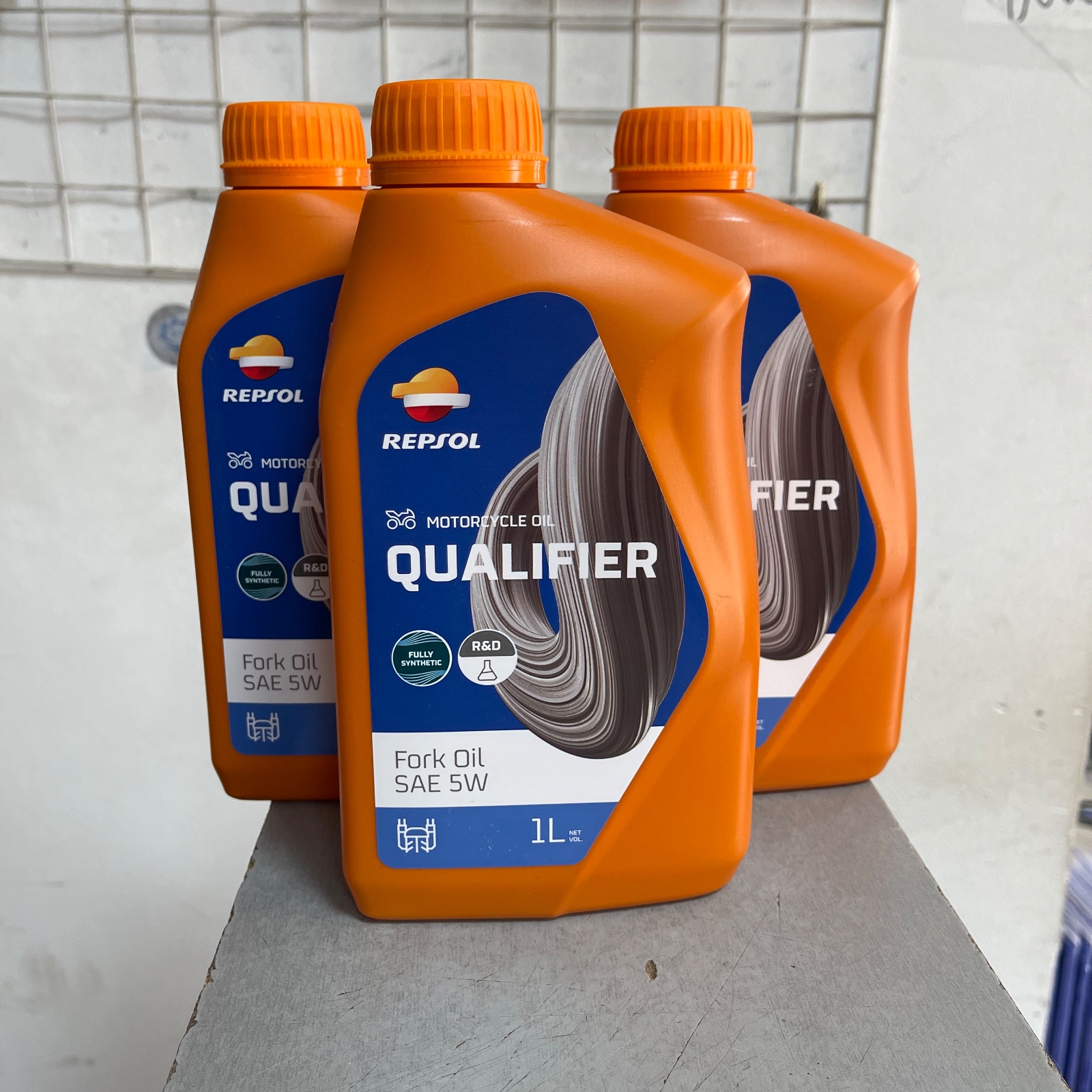 Вилочне масло Repsol Qualifier Fork Oil SAE - 5W (1л)