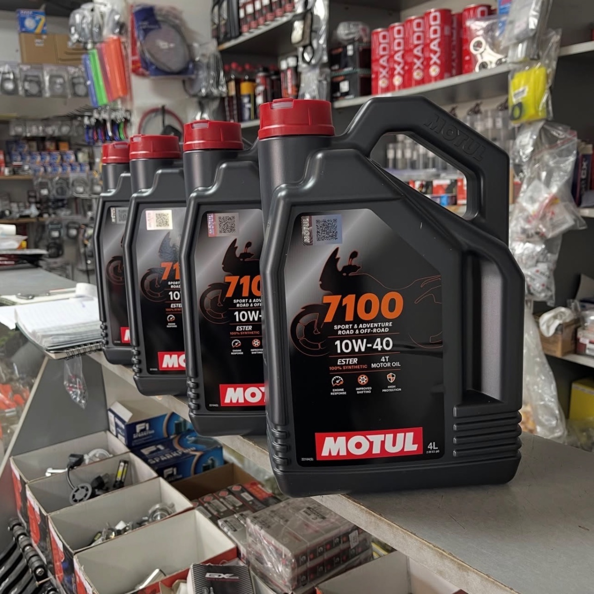 MOTUL 7100 10W-40 4L Road & OFF-Road