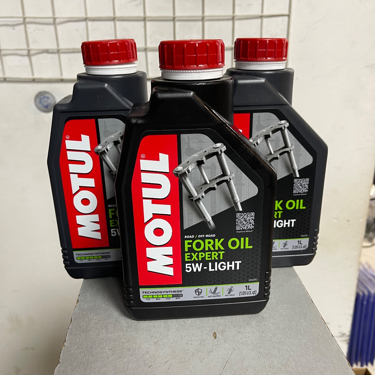 Вилочне масло MOTUL 5W (1л) Fork Oil Expert