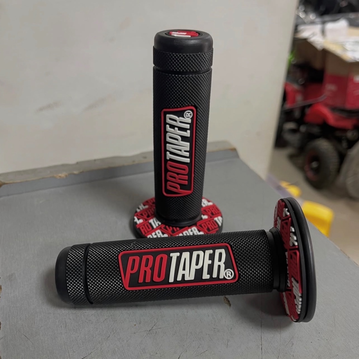 Ручки руля (гріпси) ProTaper - Black/Red