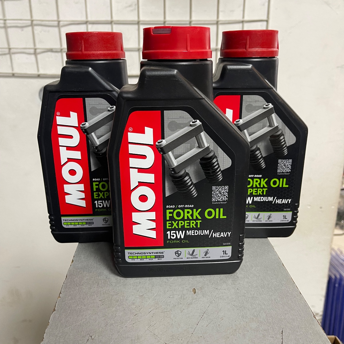 Вилочне масло MOTUL 15W (1л) Fork Oil Expert