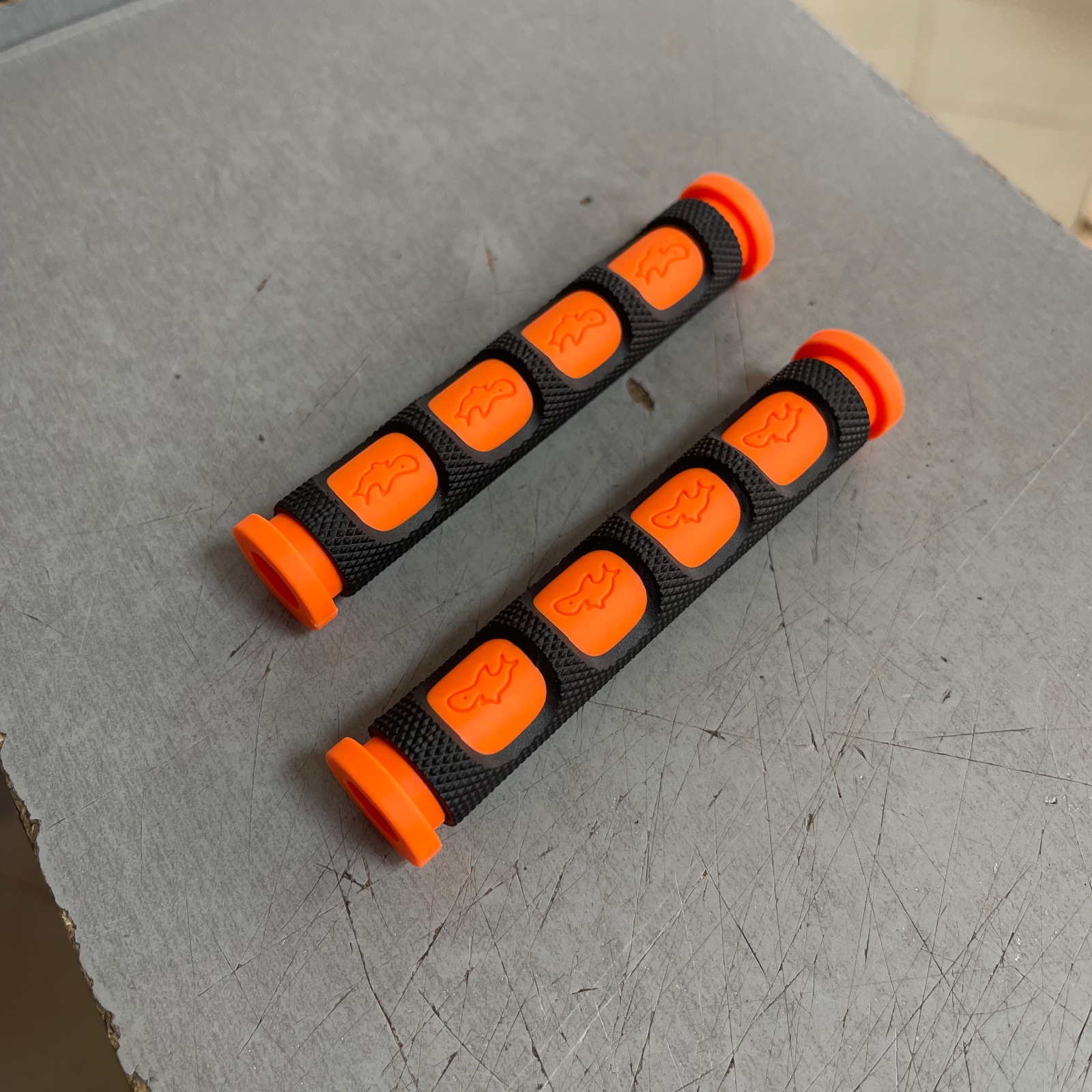 Накладки на курки (важелі) тормозу та щеплення - Orange